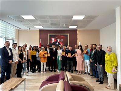 ERDEMLİ' DE DUAYEN AVUKATLARIMIZA MESLEKTE ONUR PLAKETİ TAKDİM EDİLDİ