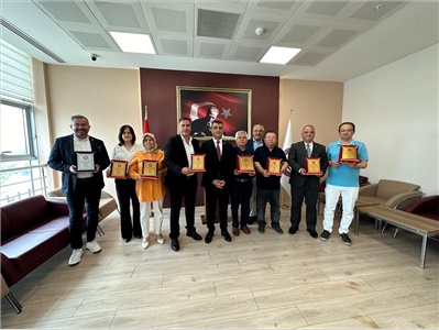 ERDEMLİ' DE DUAYEN AVUKATLARIMIZA MESLEKTE ONUR PLAKETİ TAKDİM EDİLDİ