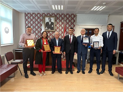 SİLİFKE DE DUAYEN AVUKATLARIMIZA MESLEKTE ONUR PLAKETİ TAKDİM EDİLDİ