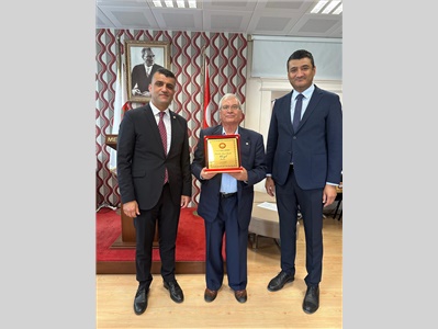 SİLİFKE DE DUAYEN AVUKATLARIMIZA MESLEKTE ONUR PLAKETİ TAKDİM EDİLDİ
