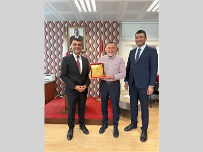 SİLİFKE DE DUAYEN AVUKATLARIMIZA MESLEKTE ONUR PLAKETİ TAKDİM EDİLDİ