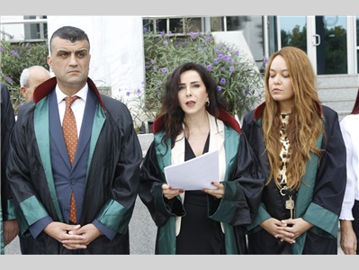 MERSİN BAROSU, CİNSİYETÇİ SÖYLEMLERE KARŞI SUÇ DUYURUSUNDA BULUNDU