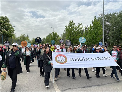 MERSİN BAROSU BÜYÜK SAVUNMA MİTİNGİNE KATILDI