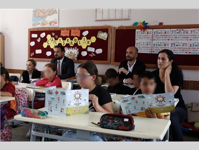 ESENLİ İLKOKULU ÖĞRENCİLERİNİN YÜZÜ, 23 NİSAN HEDİYELERİ İLE GÜLDÜ