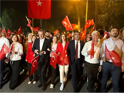 BAŞKANIMIZ, MERSİN BÜYÜKŞEHİR BELESİYESİ'NİN HALK YÜRÜYÜŞÜNE KATILDI