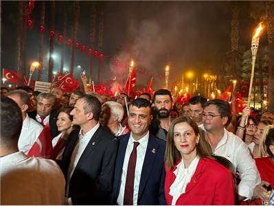 BAŞKANIMIZ, MERSİN BÜYÜKŞEHİR BELESİYESİ'NİN HALK YÜRÜYÜŞÜNE KATILDI