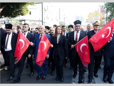 MERSİN’İMİZİN KURTULUŞ GÜNÜNÜ TÖRENLE KUTLADIK