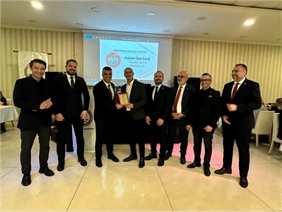 TARSUS’TA DUAYEN AVUKATLARIMIZA MESLEKTE ONUR PLAKETİ TAKDİM EDİLDİ