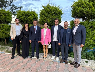 BARO BAŞKANIMIZ ERDEMLİ'  DEKİ AVUKATLARIMIZLA, AVUKATLAR GÜNÜ YEMEĞİNDE BİR ARAYA GELDİ