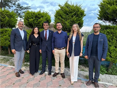 BARO BAŞKANIMIZ ERDEMLİ'  DEKİ AVUKATLARIMIZLA, AVUKATLAR GÜNÜ YEMEĞİNDE BİR ARAYA GELDİ