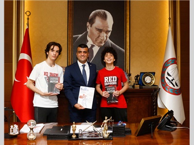 BAHÇEŞEHİR KOLEJİ ÖĞRENCİLERİNDEN ZİYARET