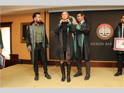10 STAJYER AVUKATIMIZ, 2026 YILININ İLK YEMİN TÖRENİNDE CÜBBE GİYDİ