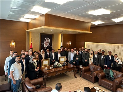 AKDENİZ BELEDİYESİ EŞ BAŞKANLARINDAN ZİYARET