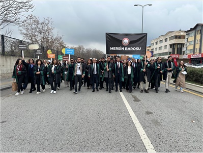 AVUKATLAR, ‘SAVUNMANIN BAĞIMSIZLIĞI VE HUKUKA SAYGI’ YÜRÜYÜŞÜ YAPTI