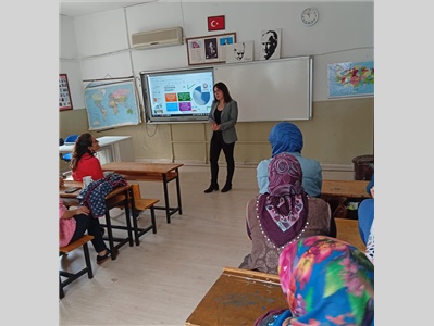 VELİLERE “ÇOCUK İHMAL VE İSTİSMARI” FARKINDALIK EĞİTİMİ VERİLDİ