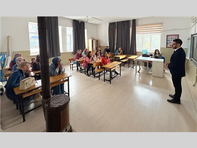 VELİLERE “ÇOCUK İHMAL VE İSTİSMARI” FARKINDALIK EĞİTİMİ VERİLDİ