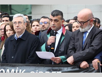 MERSİN BAROSU: “BU BİR MESLEK MESELESİ DEĞİL, HUKUKUN YAŞAMA MESELESİDİR”