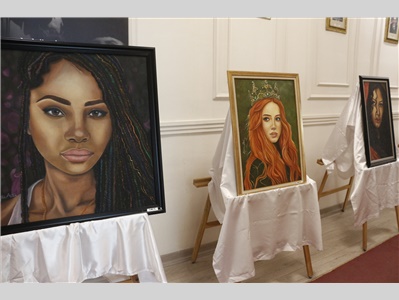RESSAM ZÜLEYHA ARSLAN’IN KADIN KONULU RESİM SERGİSİNİN AÇILIŞI YAPILDI