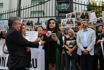 ÇOCUK HAKLARI MERKEZİMİZ, MERSİN’DE DÖRT GENCİN HAYATINI KAYBETTİĞİ KAZANIN İKİNCİ DURUŞMASINA KATILDI