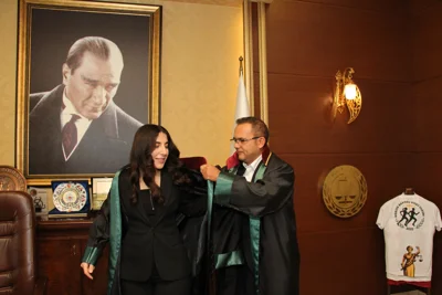 BİR STAJYER AVUKATIMIZ DAHA SAVUNMA MESLEĞİNE İLK RESMİ ADIMI ATTI