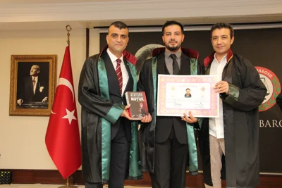 6 STAJYER AVUKATIMIZ DAHA SAVUNMA MESLEĞİNE İLK RESMİ ADIMI ATTI