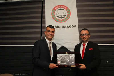 BARO BAŞKANIMIZA, YÖNETİM KURULUMUZA VE KURULLARDA GÖREV ALAN AVUKATLARIMIZA TEŞEKKÜR PLAKETİ