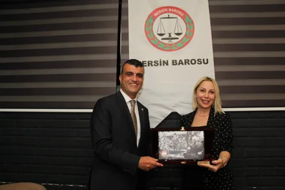 BARO BAŞKANIMIZA, YÖNETİM KURULUMUZA VE KURULLARDA GÖREV ALAN AVUKATLARIMIZA TEŞEKKÜR PLAKETİ