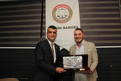 BARO BAŞKANIMIZA, YÖNETİM KURULUMUZA VE KURULLARDA GÖREV ALAN AVUKATLARIMIZA TEŞEKKÜR PLAKETİ