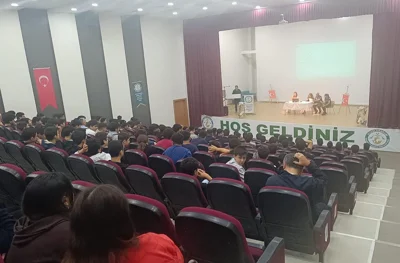 ÇOCUK HAKLARI MERKEZİMİZ ÖĞRENCİLERE AKRAN ZORBALIĞI VE DİJİTAL GÜVENLİK EĞİTİMİ VERDİ